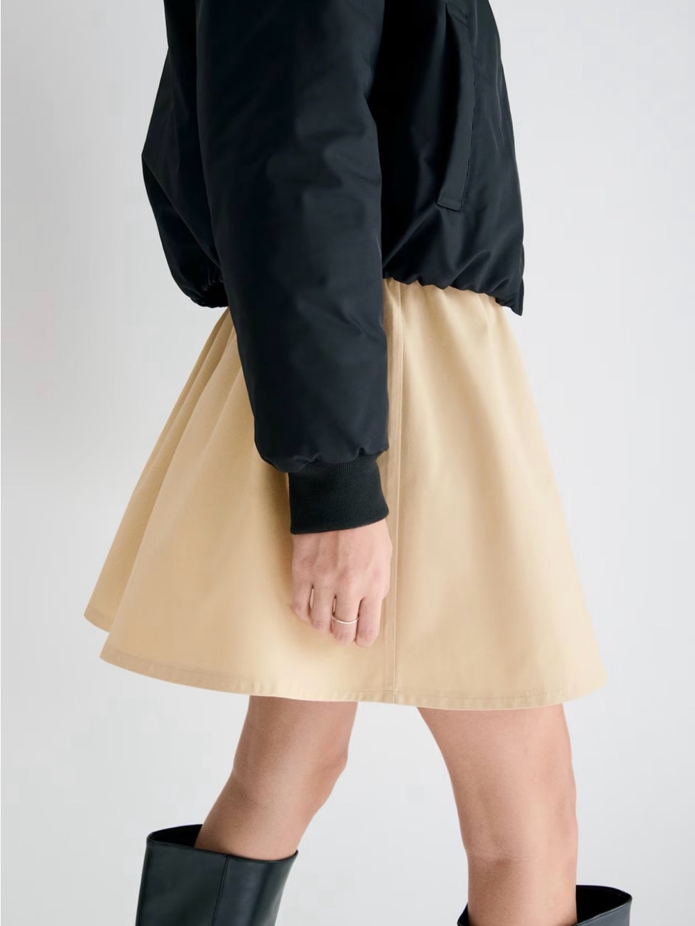 H&M Flared Beige Skirt